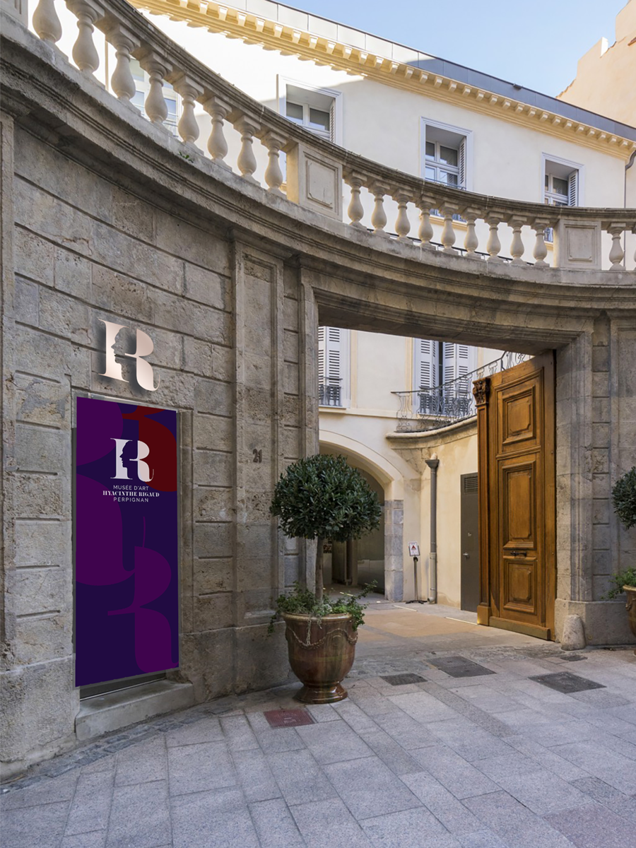 Signalétique entrée du Musée Hyacinthe Rigaud à Perpignan